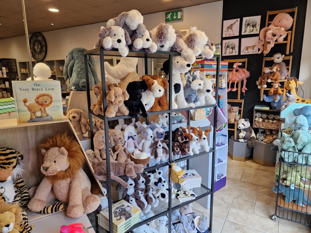 PAUL HAMPTON HOME Updated September 2024 31 Photos 5 Harrys Road