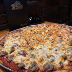 Fox's - Beverly - Large sausage pizza