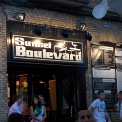 Sunset Boulevard - Portada del bar.