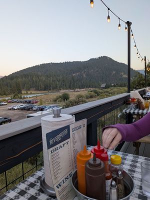 Riverhouse BBQ & Events by null