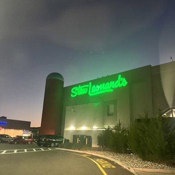 Stew Leonard’s - Paramus Park Mall - Finally going to experience Stew Leonard's! - Grocery Near Me - Paramus, New Jersey Stew Leonard’s - Paramus Park Mall - Finally going to experience Stew Leonard's! - Grocery Near Me - Paramus, New Jersey