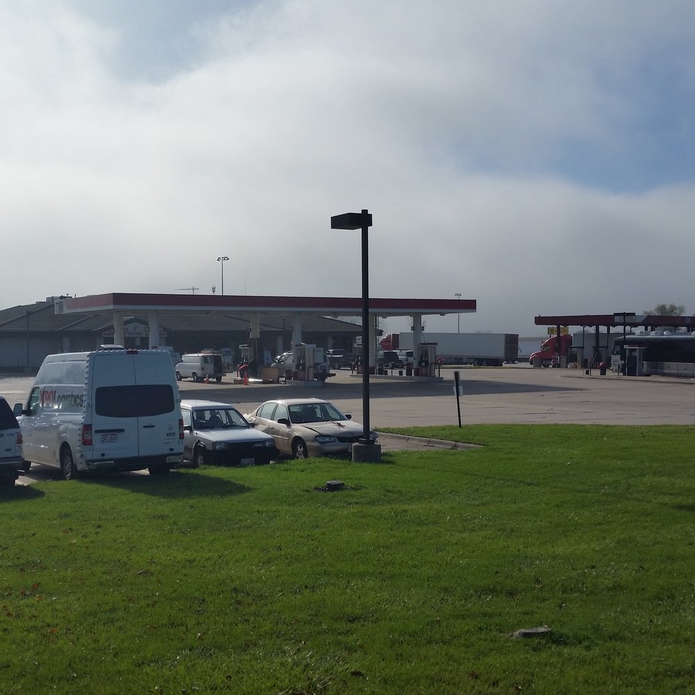 Flying J - Gas Stations Near Me - Davenport, Iowa