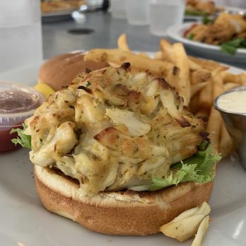 Boatyard Bar & Grill - The Best Crab Cake Sandwich You 'll Ever Eat - Seafood Near Me - Annapolis, Maryland