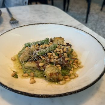 Urban Hill - potato gnocchi - green beans, pea pesto, pine nuts, smoked bacon, pecorino - New American Near Me - Salt Lake City, Utah Urban Hill - potato gnocchi - green beans, pea pesto, pine nuts, smoked bacon, pecorino - New American Near Me - Salt Lake City, Utah