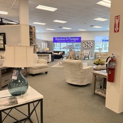 Raymour & Flanigan Furniture and Mattress Store - Garden City show room