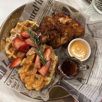 Sisterita - Chicken and waffles. - Breakfast & Brunch Near Me - San Francisco, California Sisterita - Chicken and waffles. - Breakfast & Brunch Near Me - San Francisco, California