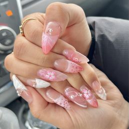 Best nail salon ever I highly recommend! service is on top. got exactly what I asked for. My personally nail tech is Ivy!