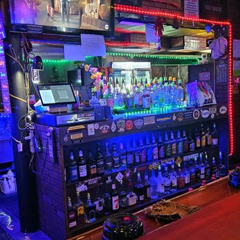 Main Street Tap Room - A solid choice of spirits for a dive bar. Nothing fancy but more on the back side. - Sports Bars Near Me - Avon Park, Florida Main Street Tap Room - A solid choice of spirits for a dive bar. Nothing fancy but more on the back side. - Sports Bars Near Me - Avon Park, Florida