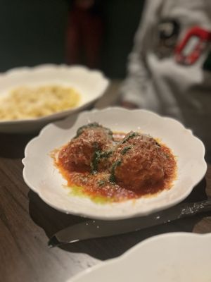 Carmelo's Restaurant by null