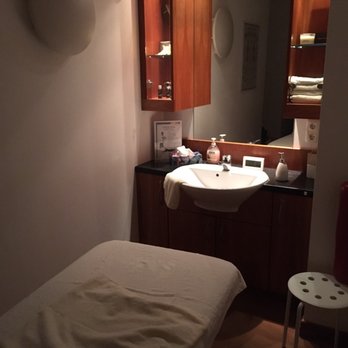 Pure Spa Wellness Dresden - Behandlungsraum - Day Spas Near Me - Dresden, SN