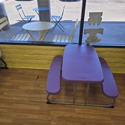 Whats The Scoop - 3 kid tables!!