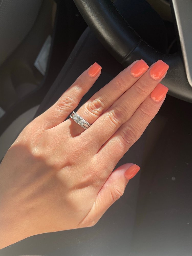 LA Nails Logo