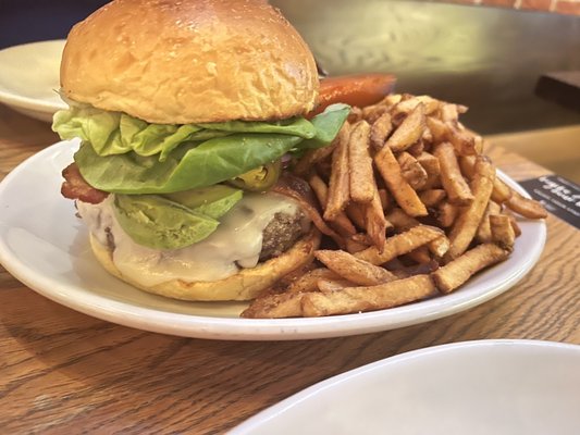 La Belle & La Boeuf - Burger Bar - Montréal - Sainte-Catherine O by null