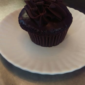 Molly's Cupcakes - Chocolate decadence cupcake - Cupcakes Near Me - Chicago, Illinois Molly's Cupcakes - Chocolate decadence cupcake - Cupcakes Near Me - Chicago, Illinois