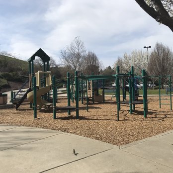 San Ramon Memorial Park - Play structure with 4 different monkey bars! - Parks Near Me - San Ramon, California
