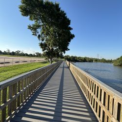 Walter Hall Park