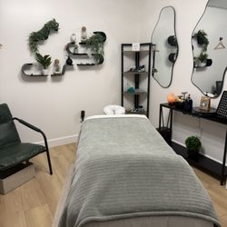 33 North Massage - It's time to unwind and feel at peace. Your moment of calm awaits you.