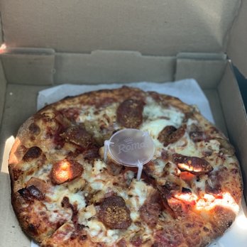 Savage Pizza - Small pizza with pepperoni, roasted chicken, caramelized onions and bacon. - Pizza Near Me - Atlanta, Georgia