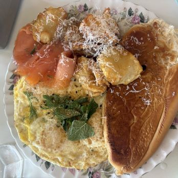 Chug's Diner - All good, but eggs not "over easy" - Cuban Near Me - Miami, Florida