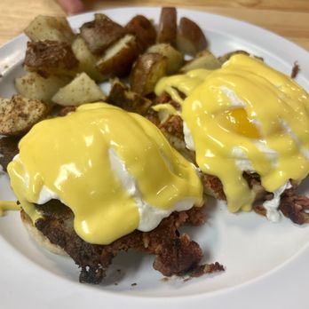 Oceanview Diner - Shamrock Benedict - Breakfast & Brunch Near Me - Norfolk, Virginia