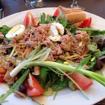 La Civette du Cours - Salad Nicoise - Brasseries Near Me - Nice, 06