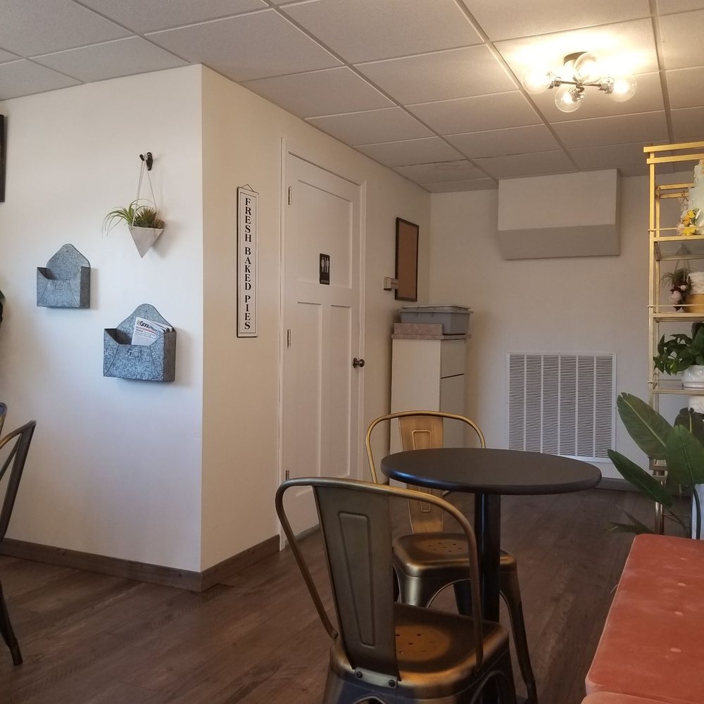 Lush Cakes - a dining room with a table and chairs - Bakeries Near Me - Waseca, Minnesota Lush Cakes - a dining room with a table and chairs - Bakeries Near Me - Waseca, Minnesota