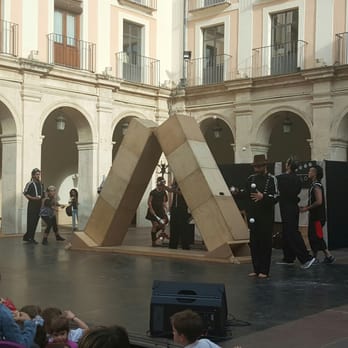 De dins - Mostra de Teatro d'Alcoi - Irish Pub Near Me - Alcoy, A