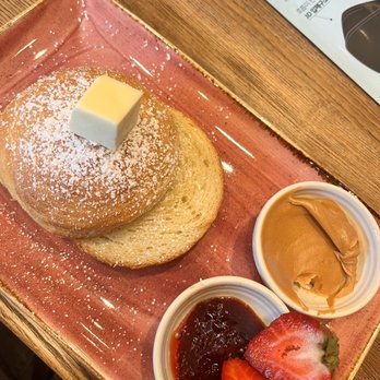 Plucky’s Cafe - Croissant biscuit sandwich with peanut butter and jelly - Cafes Near Me - Burlingame, California Plucky’s Cafe - Croissant biscuit sandwich with peanut butter and jelly - Cafes Near Me - Burlingame, California