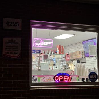 Antojitos Daleyza - The Open neon light sign was there welcoming customers and inviting them to come in. - Ice Cream & Frozen Yogurt Near Me - Roanoke, Virginia Antojitos Daleyza - The Open neon light sign was there welcoming customers and inviting them to come in. - Ice Cream & Frozen Yogurt Near Me - Roanoke, Virginia