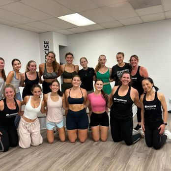 Jazzercise - Local college students from LMU came to try out a dance fitness group cardio and strength class with Jazzercise through their CHAARG club - Cardio Classes Near Me - Los Angeles, California Jazzercise - Local college students from LMU came to try out a dance fitness group cardio and strength class with Jazzercise through their CHAARG club - Cardio Classes Near Me - Los Angeles, California
