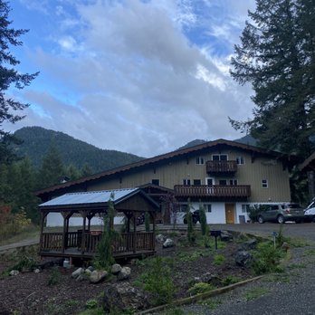 Terra Vista Chalet - view of the chalet - Hotels Near Me - Port Angeles, Washington Terra Vista Chalet - view of the chalet - Hotels Near Me - Port Angeles, Washington