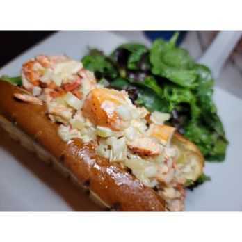 Kitchen at Cobble Hill - Lobster Roll - New American Near Me - Brooklyn, New York Kitchen at Cobble Hill - Lobster Roll - New American Near Me - Brooklyn, New York