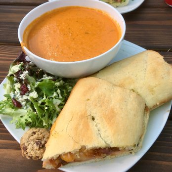 Süp - Steak Baguette and Tomato Bisque Soup - Sandwiches Near Me - Reno, Nevada Süp - Steak Baguette and Tomato Bisque Soup - Sandwiches Near Me - Reno, Nevada