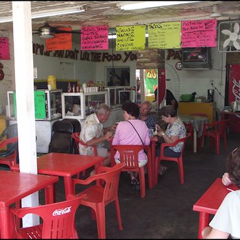 Molcas Tacos - Like most small restaurants in Mexico, Molcas Taco Shop is open to the street, and the furniture is gaudy, plastic tables and chairs. - Northern Mexican Near Me - Los Algodones, BCN Molcas Tacos - Like most small restaurants in Mexico, Molcas Taco Shop is open to the street, and the furniture is gaudy, plastic tables and chairs. - Northern Mexican Near Me - Los Algodones, BCN
