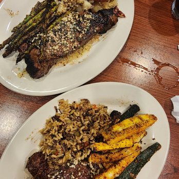 Abalone Bar & Grill - Grilled Steak with rice, potatoes, asparagus and squash - New American Near Me - Klamath, California