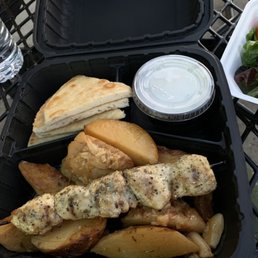 Chicken platter with potatoes and side salad Chicken platter with potatoes and side salad