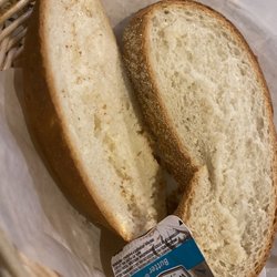 Northfield Inn Restaurant & Lounge Bar - Bread hot and good crust
