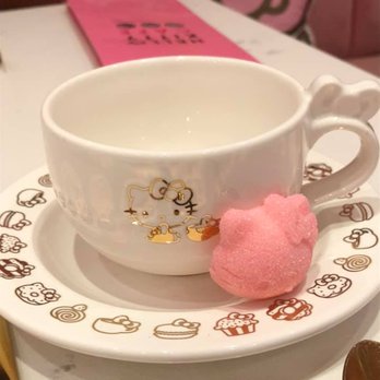 Hello Kitty Cafe - Hello Kitty sugar cube - Cafes Near Me - Irvine, California