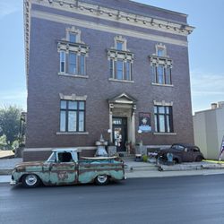 Off the Hinge Antiques - Beautiful historic building is a must see