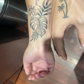 Hale Nui Tattoo Company - Tattoo Near Me - Honolulu, Hawaii Hale Nui Tattoo Company - Tattoo Near Me - Honolulu, Hawaii