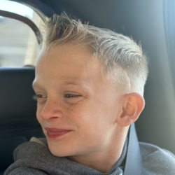 Confidence Cuts Barbershop