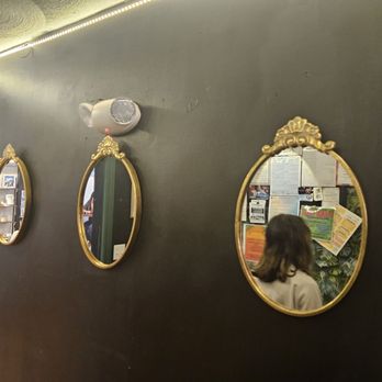 Apothica Cafe - Leads to seating - Coffee & Tea Near Me - Cumberland, Rhode Island