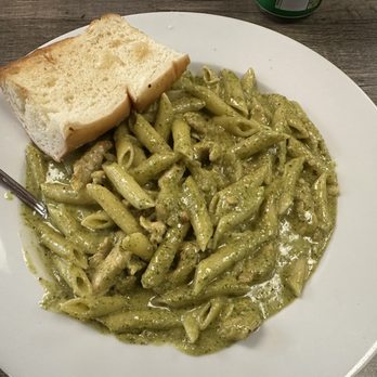 Gypsy's Trattoria Italiana - Chicken con pesto with penne pasta (I subbed out the fettuccine) - Italian Near Me - Berkeley, California Gypsy's Trattoria Italiana - Chicken con pesto with penne pasta (I subbed out the fettuccine) - Italian Near Me - Berkeley, California