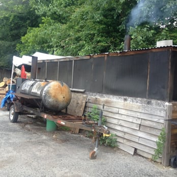 Babe's Smokehouse - This smoker setup looks scary but this place is the real deal. - Barbeque Near Me - Garden City, Georgia