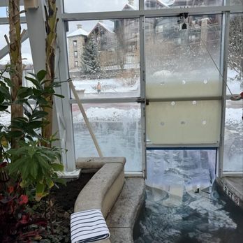 Grand Cascades Lodge - Hot tub - Resorts Near Me - Hamburg, New Jersey