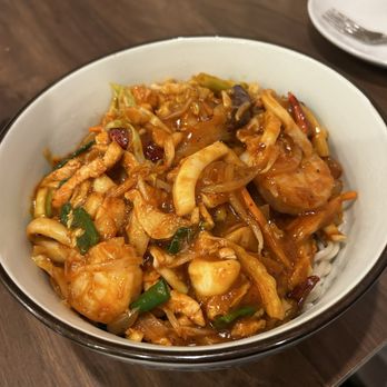 Shang Noodle - Chicago - Seafood Noodle Platter - Chinese Near Me - Chicago, Illinois