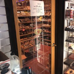 Midwest Tobacco - Good collection of cigars