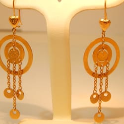 Middle East Jewelry - 21 karat yellow gold earrings