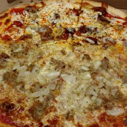 Domenico's Pizzeria & Liquor Store - 1/2 buffalo chicken 1/2 sausage and onion