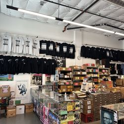 2nd Avenue Records - Inside
